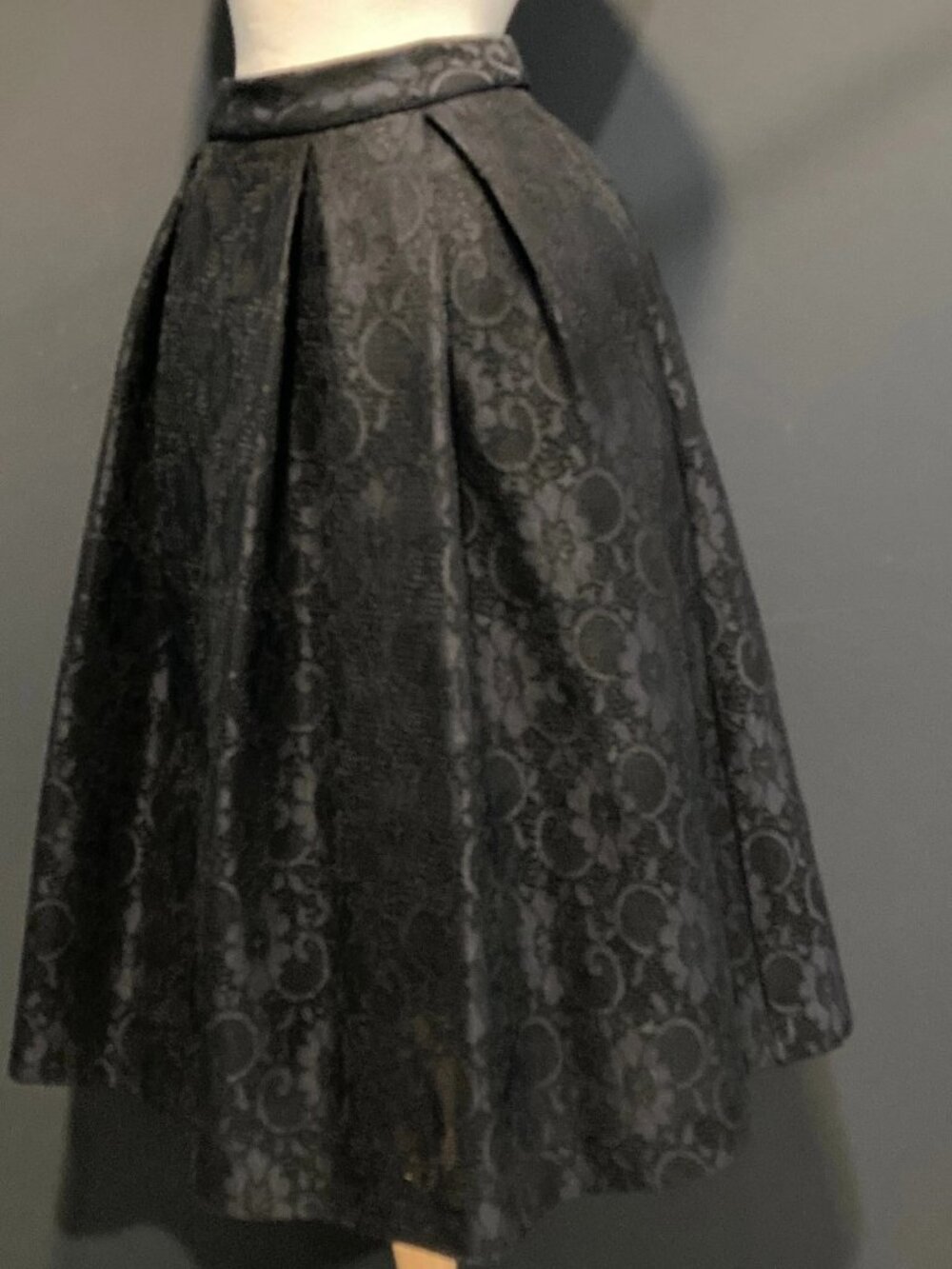 NWT Karl Lagerfeld Paris Black Lace Full Skirt Size 12